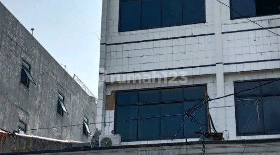 For Sale 5-Story Shop House 65m Long Facing Main Road 1