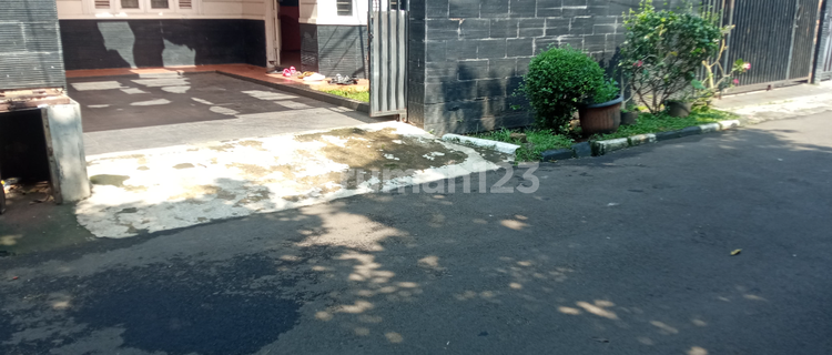 Rumah Bagus Murah Dalam Townhouse di Pejaten 1
