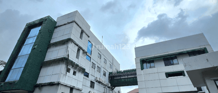 Gedung Kantor di Jalan Saharjo Tebet 1