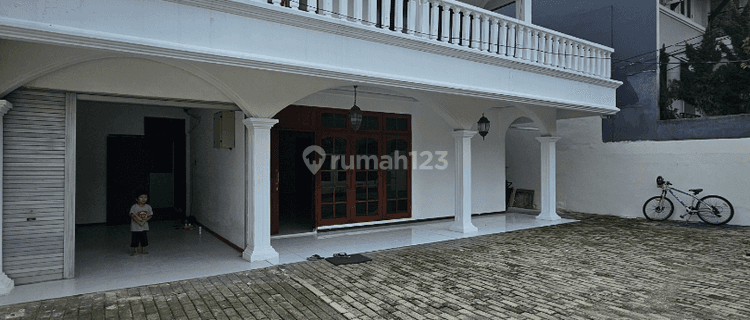 Disewa Rumah 2 Lantai Bisa Untuk Kantor Kebayoran Baru 1