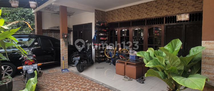 House in a Complex in Pasar Minggu Near the Train Station 1