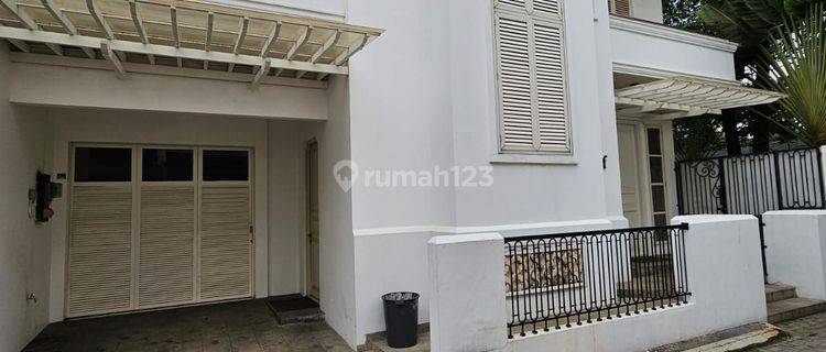 Rumah Siap Huni Dalam Townhouse di Kemang
Jakarta Selatan 1