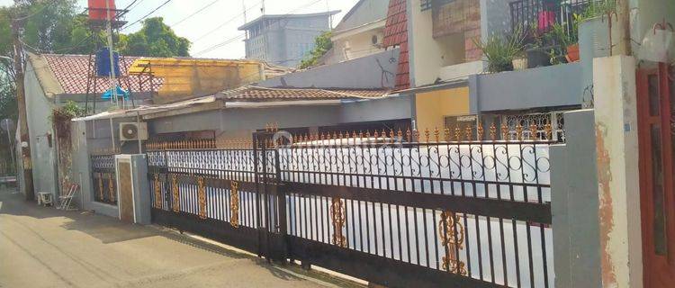 Rumah dan Kost Aktif Dekat stasiun KRL dan Dekat Jalan MT Haryono Tebet Jakarta Selatan 1