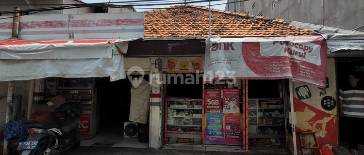 Old House with Land in Pademangan Suitable for Boarding Rooms 1