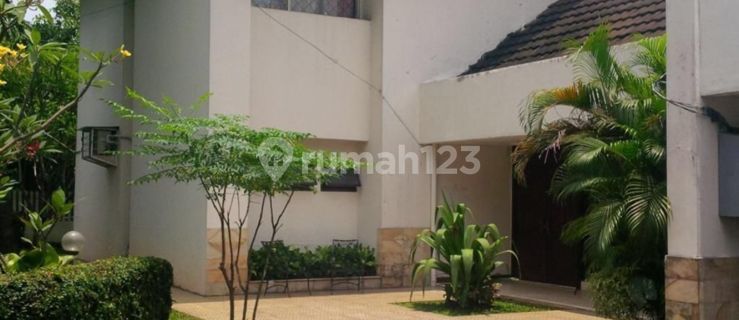 Rumah Hook Semi Furnished 628 Meter 4+2 KT Di Kayu Putih Jakarta 1