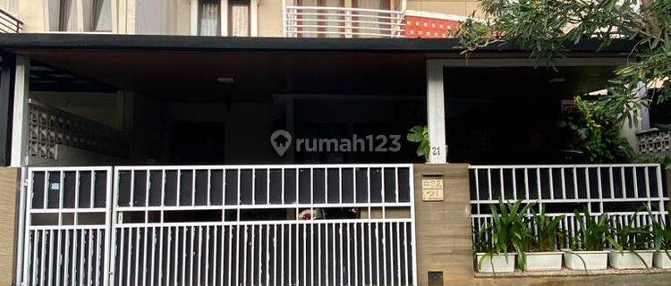 Rumah Cantik 2 Lantai Dijual Cepat di Dalam Perumahan Cut Meutiah Kirana Bekasi Timur 1