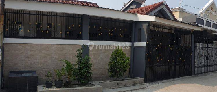 Dijual Rumah Cantik Siap Huni Harga dibawah Pasaran di dalam Cluster Harapan Indah Bekasi 1