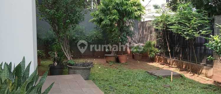 For Sale Luxury 2-Story House in Kebayoran Baru, South Jakarta 1