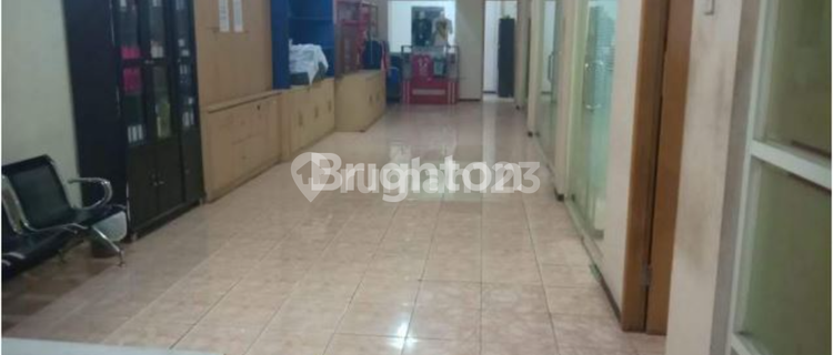 Two-story twin shophouse on Jl. Sukarno Hatta, Malang 1