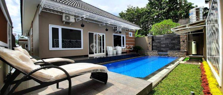 TURUN HARGA !! Rumah Baru Cantik Mewah 1 Lantai, Furnished Lengkap Dengan Kolam Renang. 1