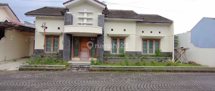 Di Jual Cepat Murah, Rumah Cantik 1 Lantai Dalam Perumahan Area Ramai di Jalan Godean  1