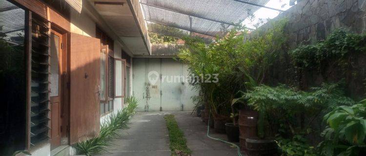 Rumah Luas Lokasi Strategis Di Tengah Kota, Lingkungan Elit, Dekat Tugu Yogyakarta Dan Pusat Kota 1