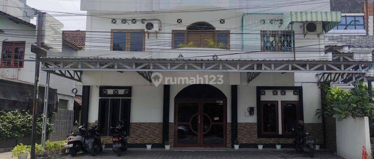 Ruko 2,5 Lantai Bagus, Bangunan Terawat, Lokasi Strategis Akses Jalan Utama, Area Ramai. 1