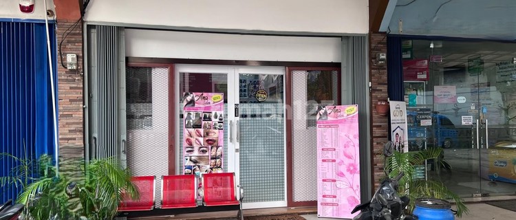 For Quick Sale: 3-Story Good Shophouse Ready to Use, Strategically Located with Freehold Certificate in Babakan Madang, Sentul City 1