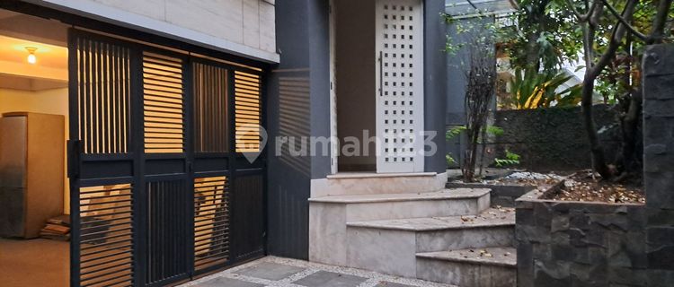 Rumah Mewah Lantai Di Antasari Jakarta Selatan 1
