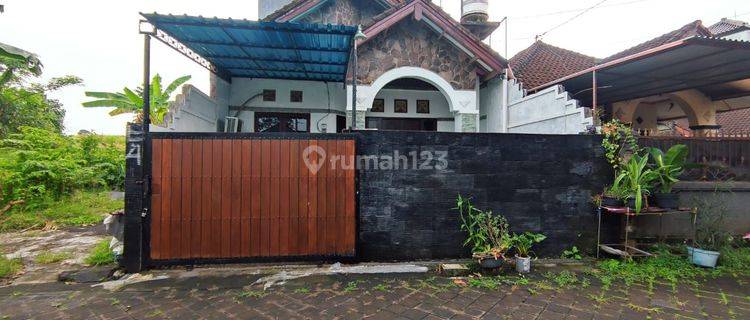 Semi Furnished Rice Field View House in Jagapati Badung 1