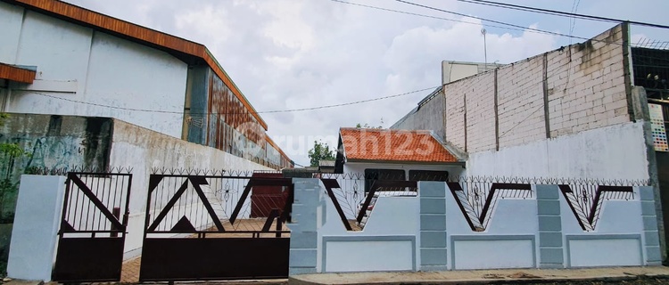 Ruang Usaha Sewa Di Brigjen Sudiarto, Pedurungan, Semarang 1