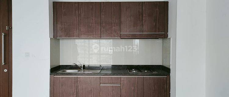 Disewakan apartement kuningan city 2 bedroom semi furnish  1