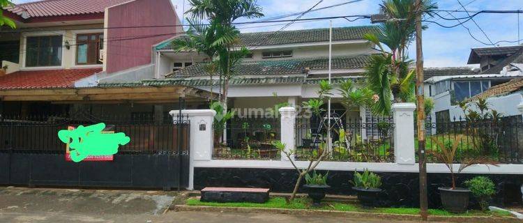 Rumah 2 Lantai Semi Furnished SHM di Jatiwaringin Asri Bekasi 1