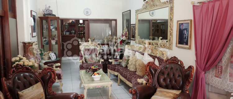 House and 14-Room Boarding House in Dago Area, Bandung 1