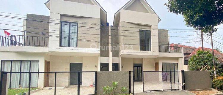 Dijual Rumah Modern 2 Lantai SHM Di Jalan Boulevard Pamulang 1