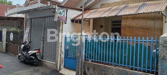 DI JUAL RUMAH COCOK UNTUK TEMPAT TINGGAL DAN USAHA 1