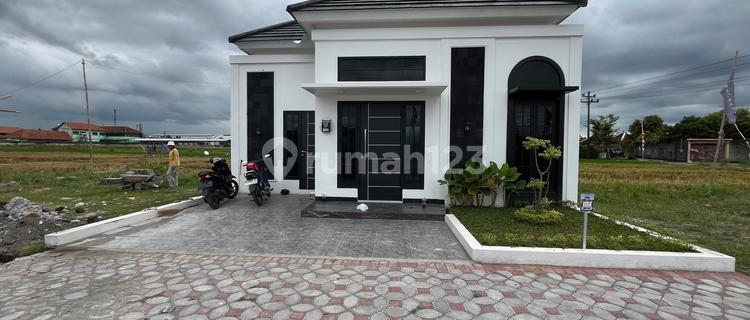 Only 265 Million Already Get a Minimalist Limasan 36/60m2 House 3 Minutes to Klaten Station Ready for Mortgage. 1