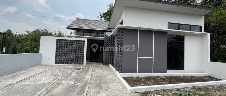 Dijual Rumah Modern Free Request Design Fasad di Dekat RSUD Sleman 1