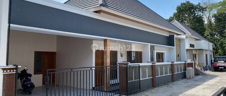 Jual Rumah Megah Type 80m2 di Ngemplak Sleman Dekat Pasar Jangkang 1