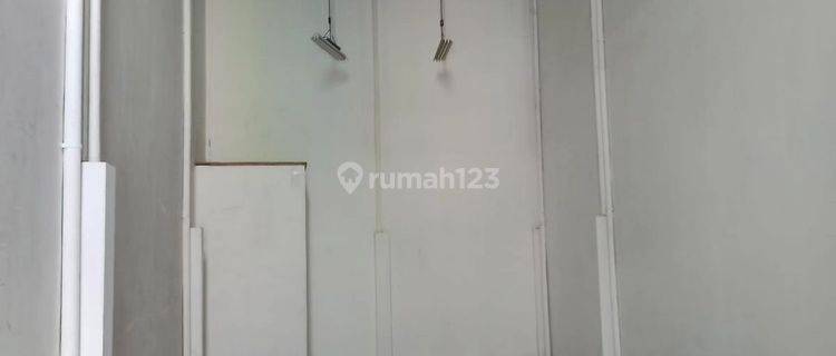 Gudang1 lt di Bitz Park Daan Mogot 6 x 20 m2 min sewa 2 th nego yuk sampai deal!! 1