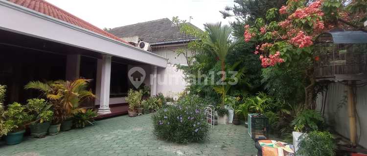 Central Solo City House Near Dr. Wahidin Road, Ready to Live, Good Condition, Roadside, with SHM. 1