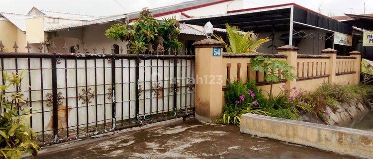 Rumah Bagus Semi Furnished di Jl. Tidar, Cilacap pinggir jalan raya bagus siap huni. 1