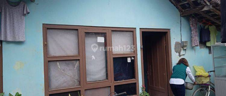 Rumah di Losari Semanggi Pasar Kliwon Solo SHM hadap timur  1