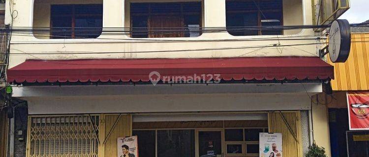 Rumah & ruang usaha di Pusat Kota, Dekat Malioboro, 3 Lantai Cocok Untuk Penginapan Dan Berbagai Usaha 1