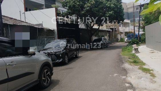 Rumah Tua Muara Karang Hitung Tanah Dekat BPK Penabur  1