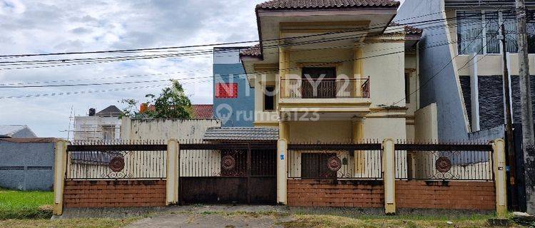 RUMAH LUAS SIAP HUNI LENGKAP FURNISH DI TANJUNG BUNGA MAKASSAR 1