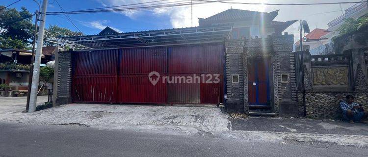  Spacious and Large Warehouse in Renon, East Denpasar 1