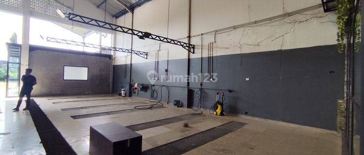 Gudang Besar Murah Ex Cuci Mobil di Gatot Subroto 1