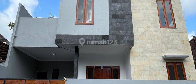  Rumah Baru Unfurnished Min 2 Tahun di Padma, Denpasar Timur 1