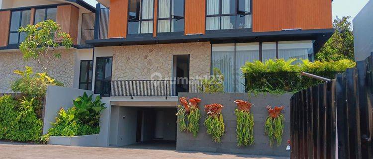 KEMANG RUMAH MEWAH TROPICAL MODERN FURNISHED TIGA LANTAI DI KEMANG DEKAT KEMCHIK JAKARTA SELATAN  1