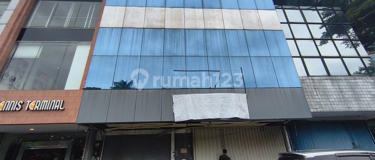 For Rent 4-Storey Commercial Shop House in Kebon Jeruk, West Jakarta Shop House at Kebon Jeruk 1 Toll Gate Bus Stop, Jl. Perjuangan Raya, Kebon Jeruk, Kebon Jeruk, West Jakarta City, Dki Jakarta, Indonesia, 11530, Kebon Jeruk 135.0 M² Unfurnished HGB 1