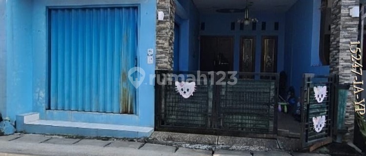 For Sale House In Alam Sutera With Space For A Stall Business 1