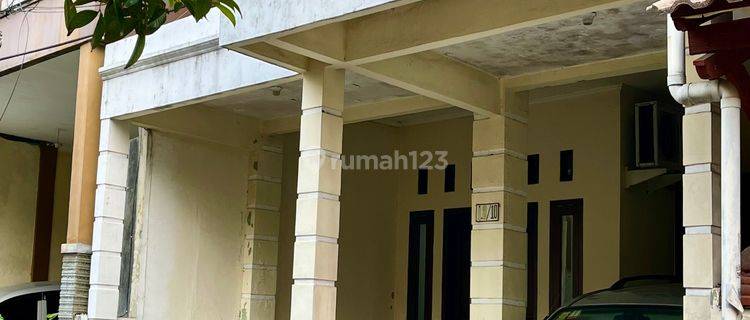 Dijual rumah 2 lantai siap huni bebas banjir 1