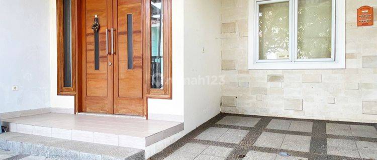 Rumah 3 Lantai 3+1 Kamar Furnished di Sektor 6 1