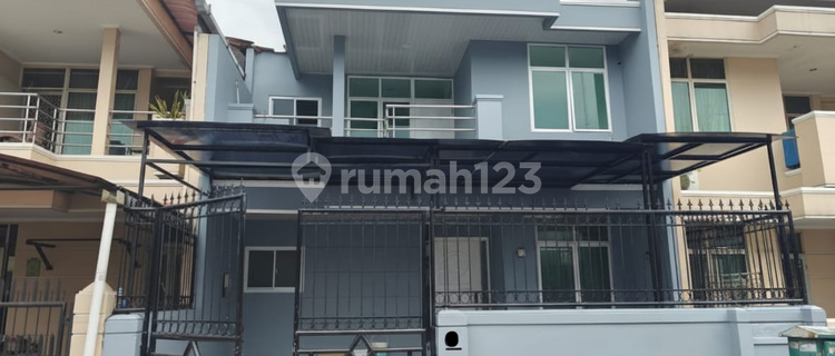 Rumah 2 lantai 3+1 kamar hadap selatan siap huni di Garcia 1
