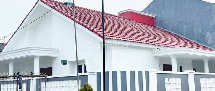 Rumah Siap Huni Hook 1 Lantai 5 Kamar di Taman Royal 1