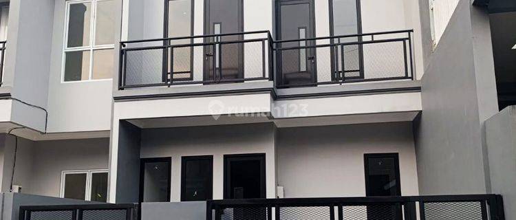 Rumah Baru Siap Huni 2 Lantai 3+1 Kamar di Kencana Loka 1