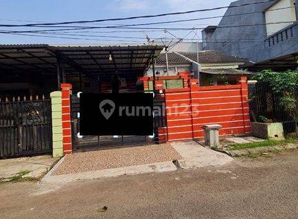 Rumah 1 Lantai Full Furnish Rapi Bebas Banjir di Taman Royal 3 1