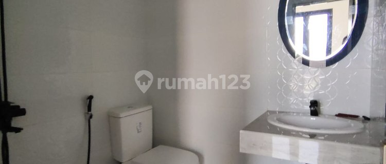 New Luxury House Near Idm Kodau Jatimekar Complex, Bekasi 1