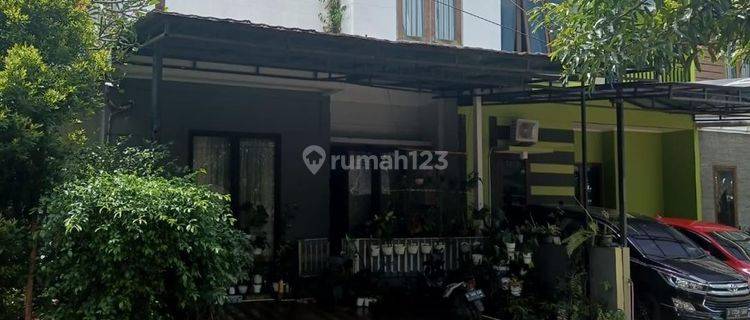 Rumah Dua Lantai Bagus Sangat Terawat Siap Huni Dicirendeu Tangerang Selatan 1